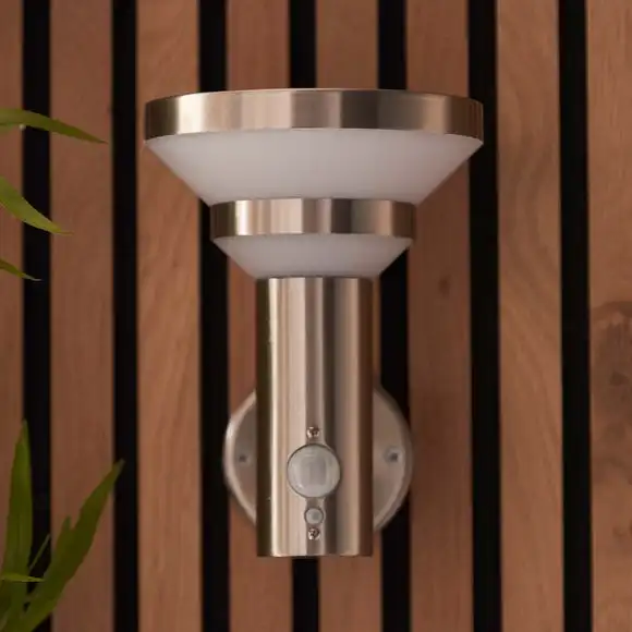 Vogue Lighting Vogue Leif Outdoor Solar PIR Wall Light 2 Vogue Lighting Vogue Leif Outdoor Solar PIR Wall Light - Image 2